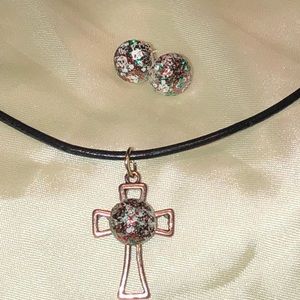 Cross pendant w Christmas color & earrings NWT